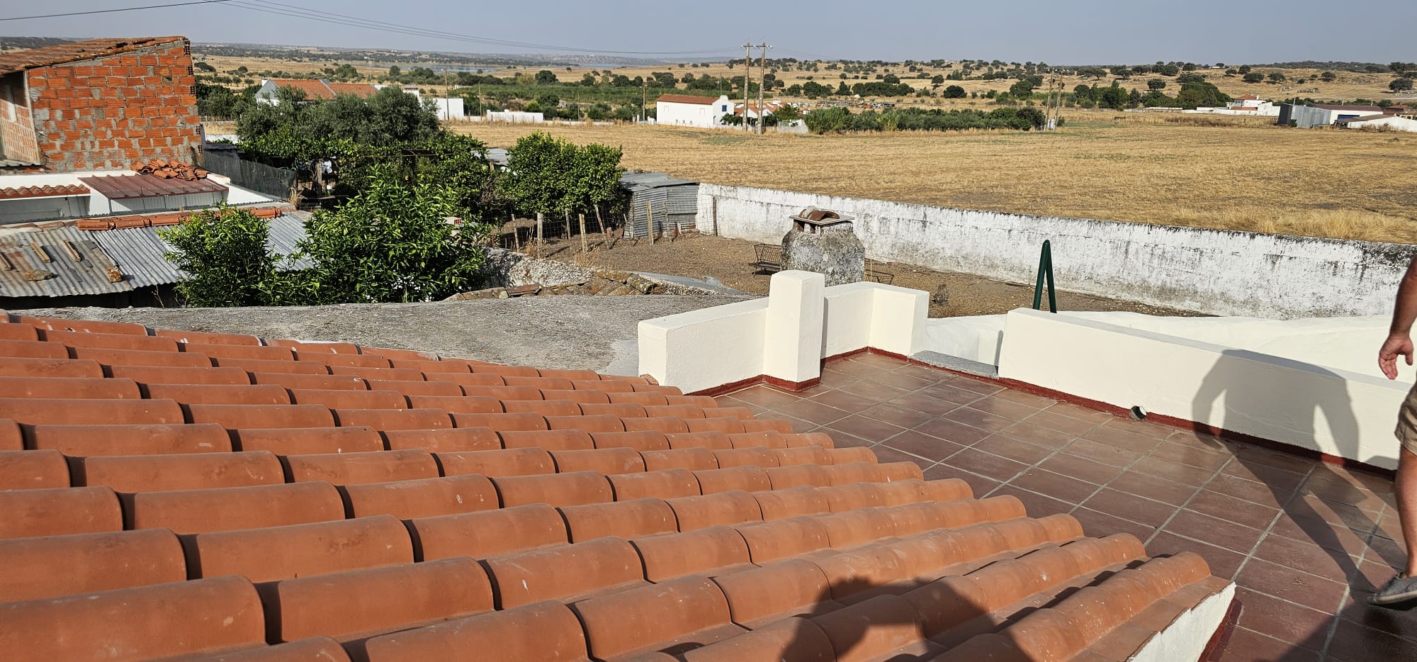 Terraço com vista sobre a planície e o rio Caia